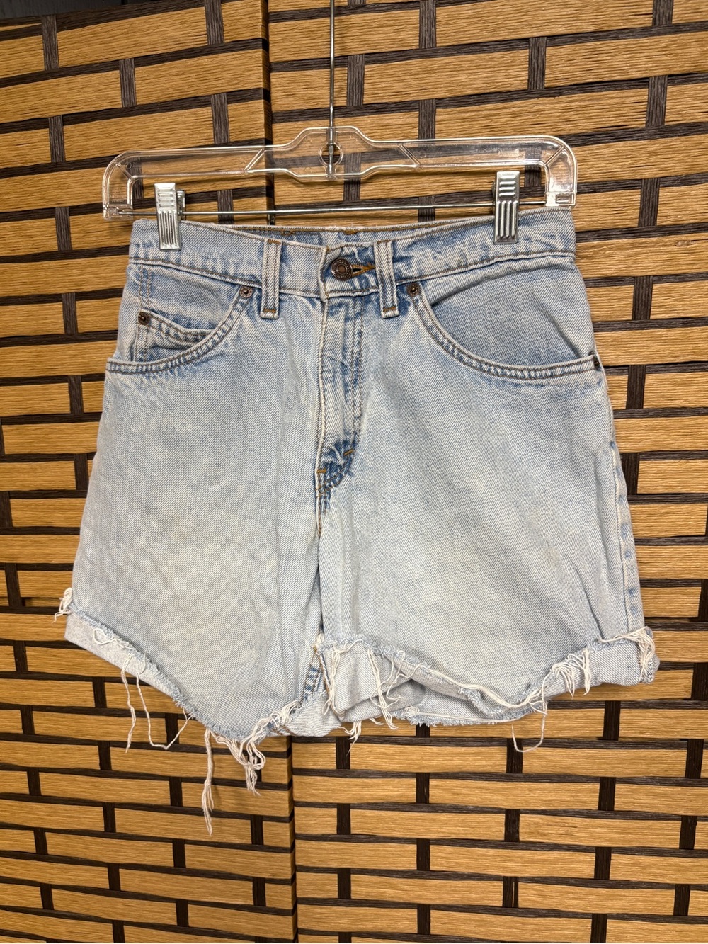 Levi’s orange tab loose fit jean shorts size 26